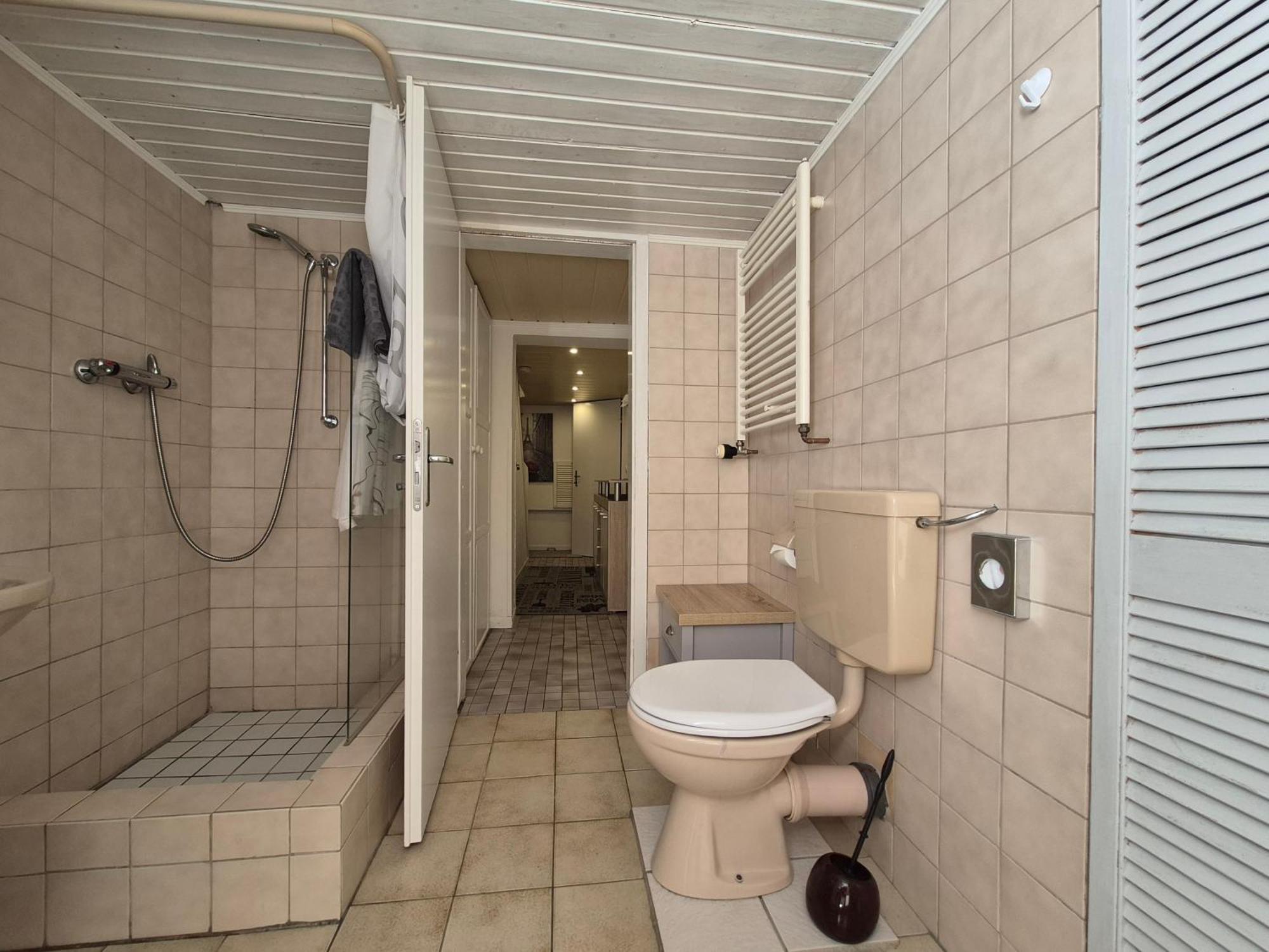 フレンスブルクUntergeschoss, Kaelder, Basement In Ruhiger Wohngegendアパートメント エクステリア 写真